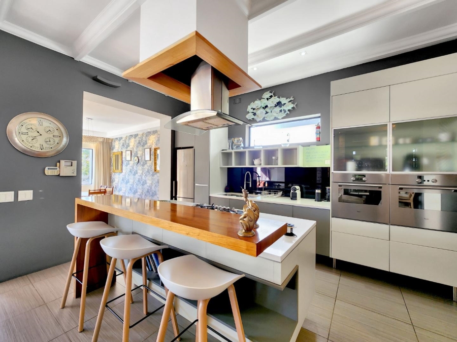 To Let 2 Bedroom Property for Rent in Green Point Western Cape